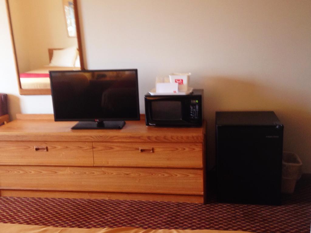อีโคโนลอดจ์ เอสคานาบา Hotel ภายนอก รูปภาพ